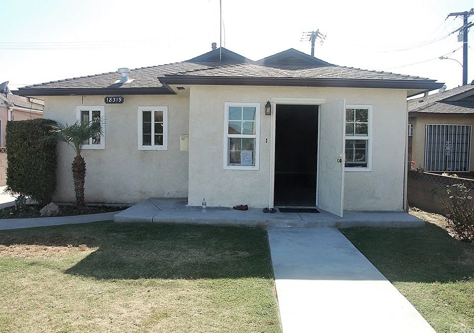 1st image of 18319 Elaine Ave