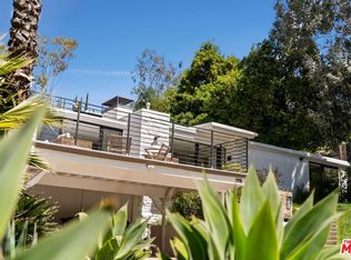 21115 Dumetz Rd, Woodland Hills, CA 91364