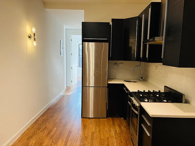 1481 York Ave #PH — Photo 2