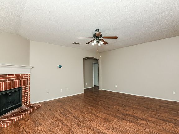 3rd image of 2713 Briscoe Dr