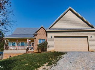 948 Chestnut Grove Rd, Dandridge, TN 37725