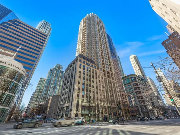 118 E Erie St Unit 18A, Chicago, IL 60611