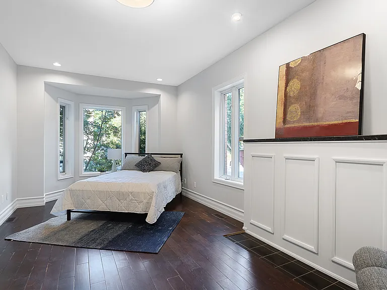 240 Blackburn Ave — Photo 28