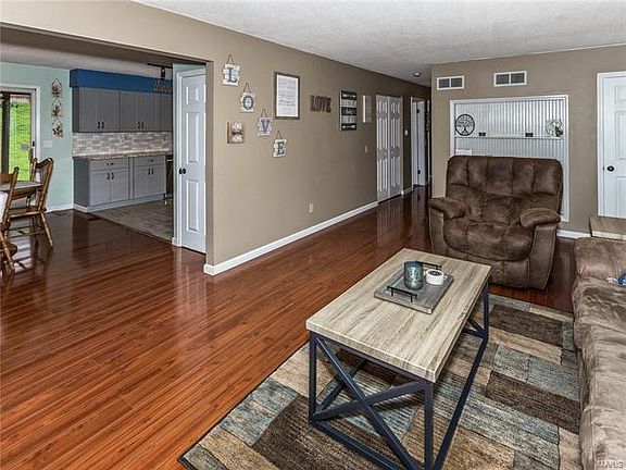 5th image of 115 Glenwood Dr