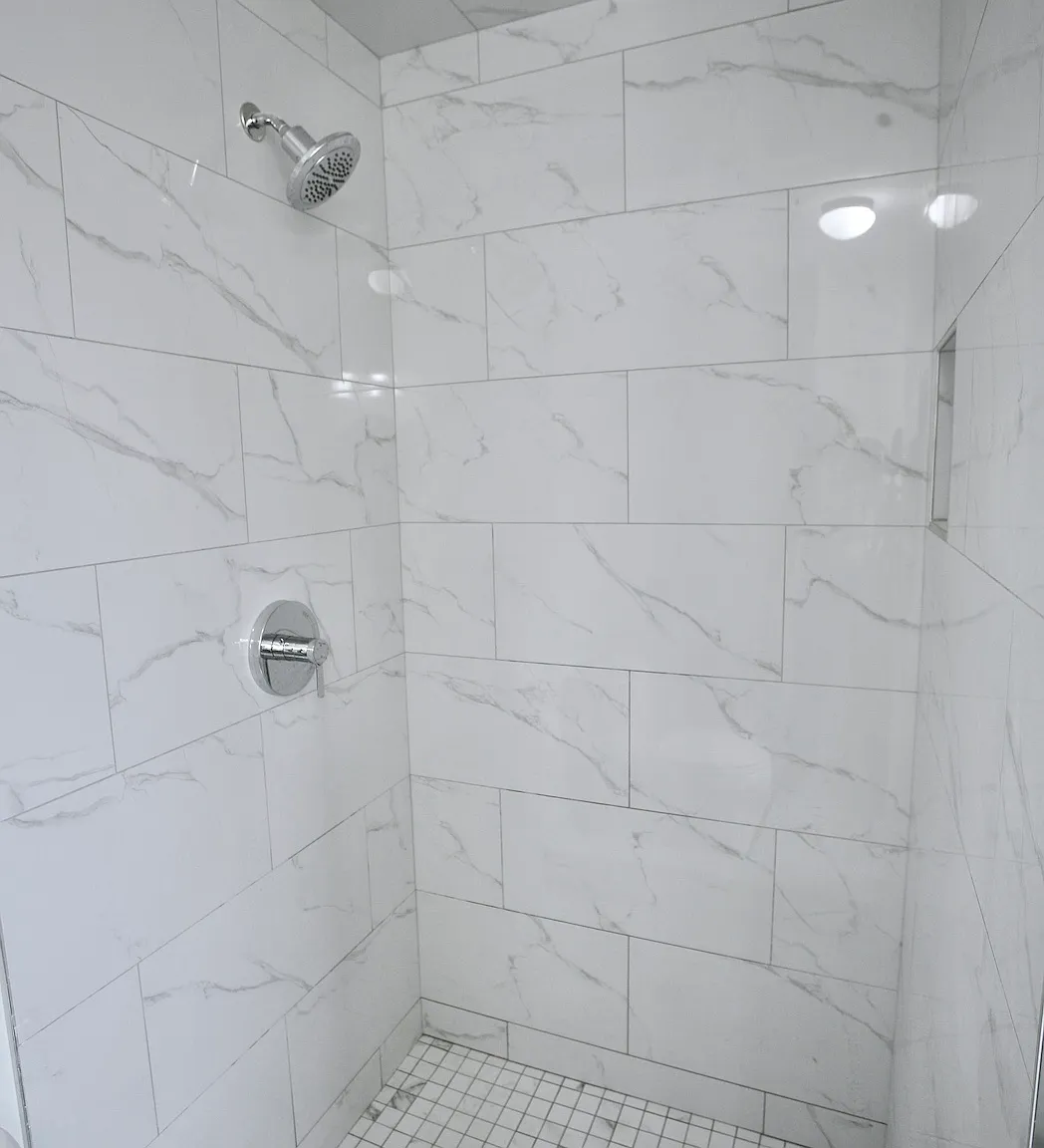 3 bed, 900 sqft, $2,195 — Photo 3
