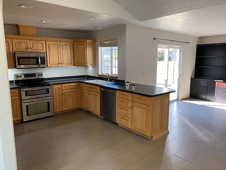 1248 Stone Creek Dr — Photo 5