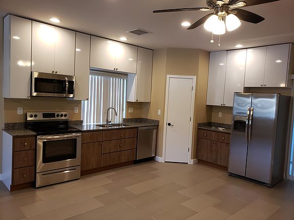 3rd image of 321 N 15th Ave