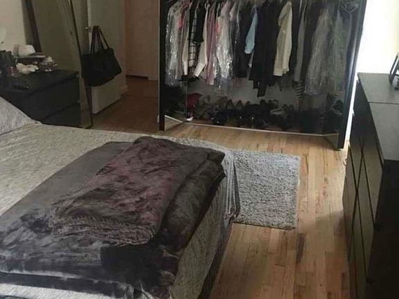 3rd image of 24510 Grand Central Pkwy APT 6C