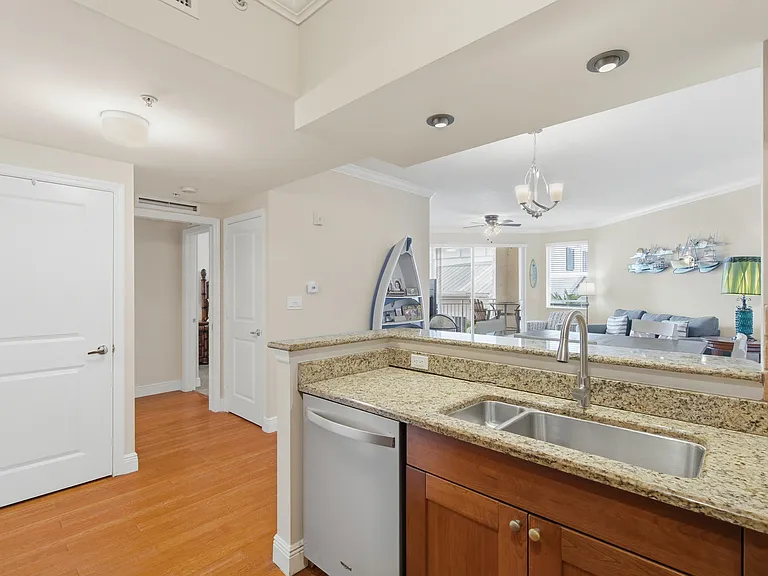 975 NW Flagler Ave #307 — Photo 10
