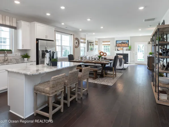 24 Laurel Road, Plumsted, NJ 08533