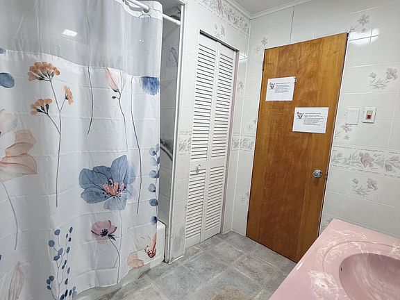 full bath