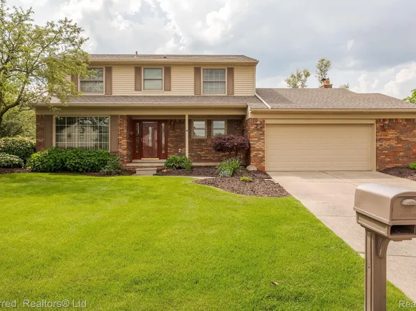 41130 White Haven Ct, Northville, MI 48168