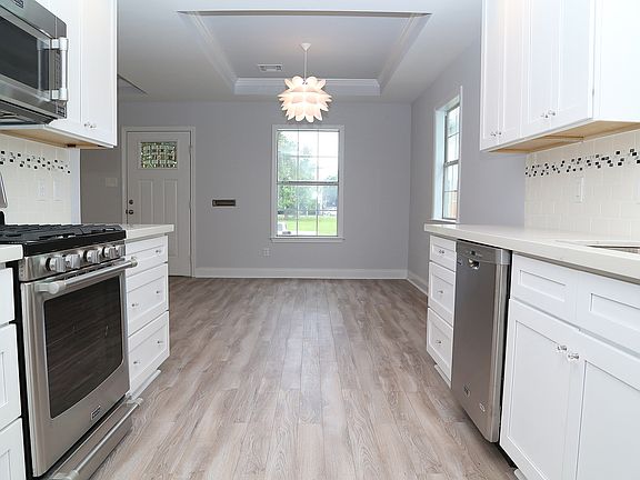 4th image of 2744 Cleveland Ave