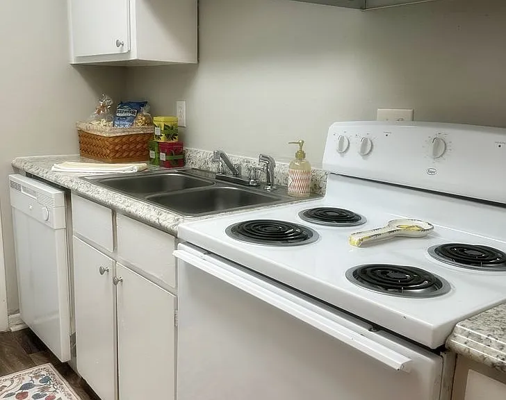 Foxwood Townhomes — Photo 12