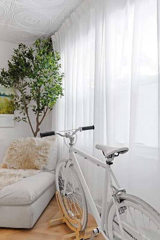 2 bed, 2.0 bath, 910 sqft, $3,400 — Photo 3