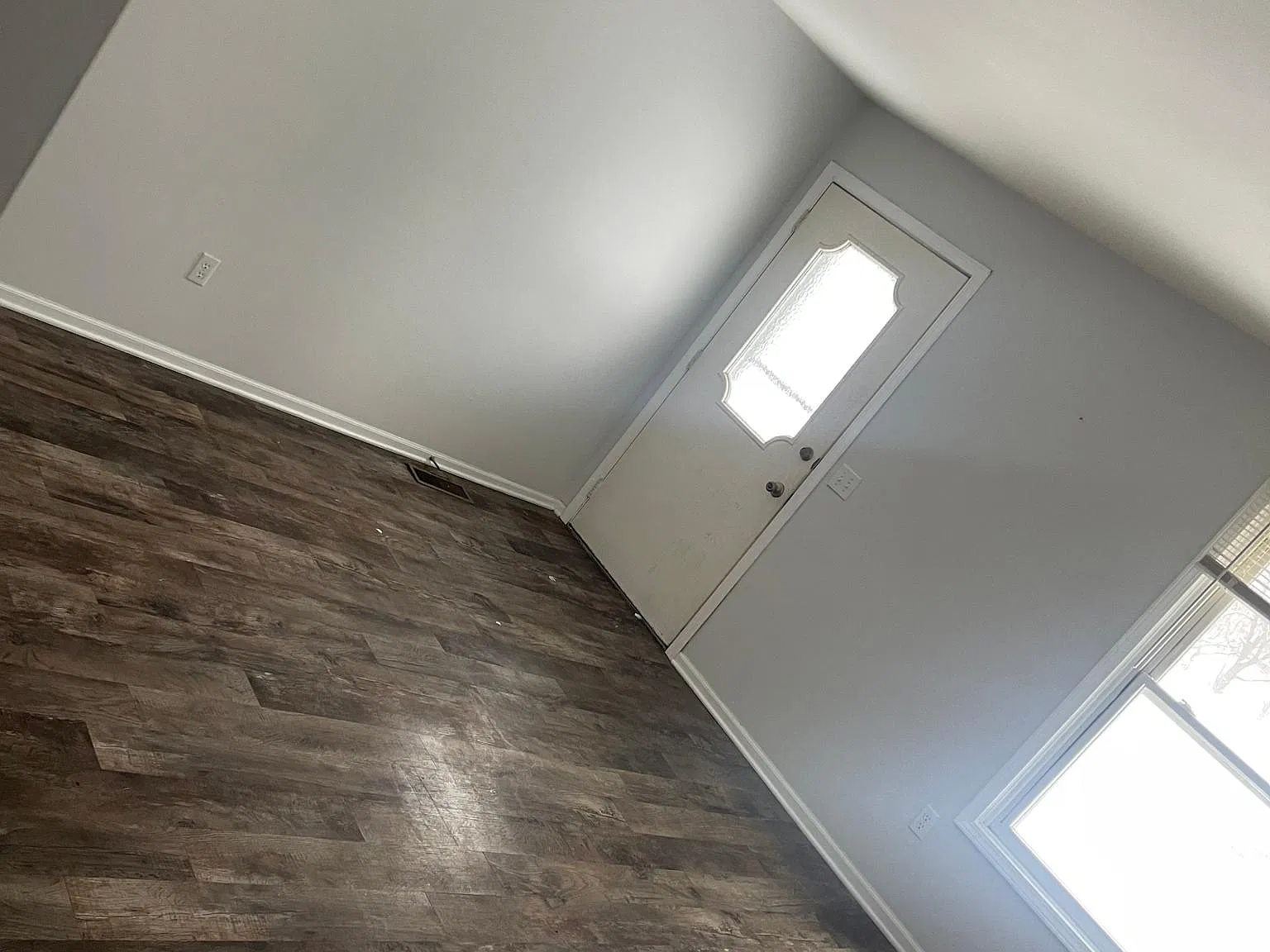 2 bed, 1100 sqft, $1,550 — Photo 4