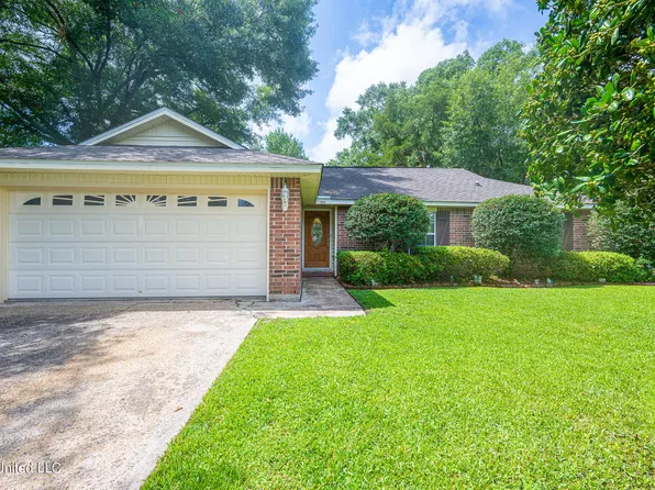 1427 W Hall Ave, Slidell, LA 70460