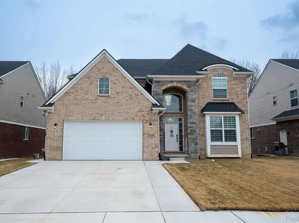 12186 Lucern Dr, Sterling Heights, MI 48312