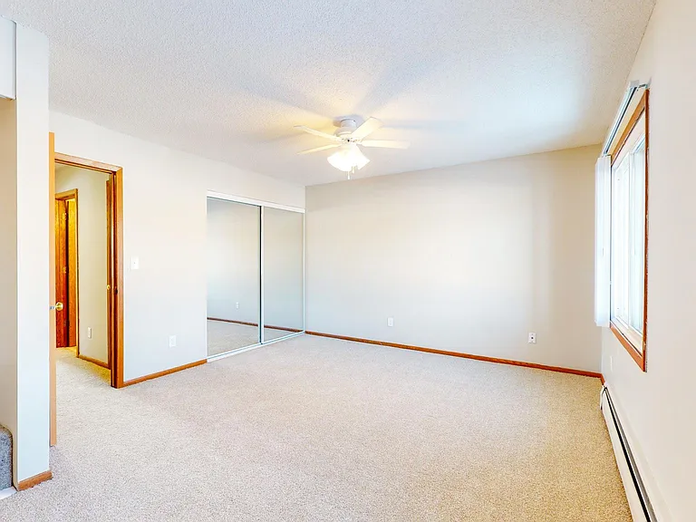 Edgerton Highlands Apartments — Photo 13
