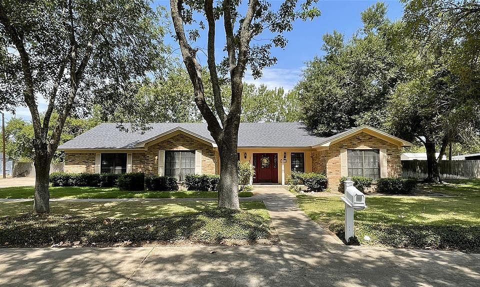 411 S Galveston St, Bremond, TX 76629 MLS 82956459 Zillow