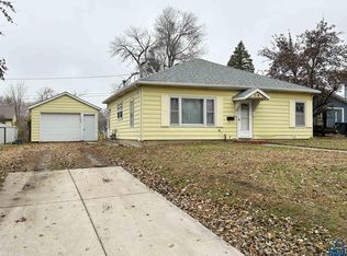 216 Phillips St, Storm Lake, IA 50588