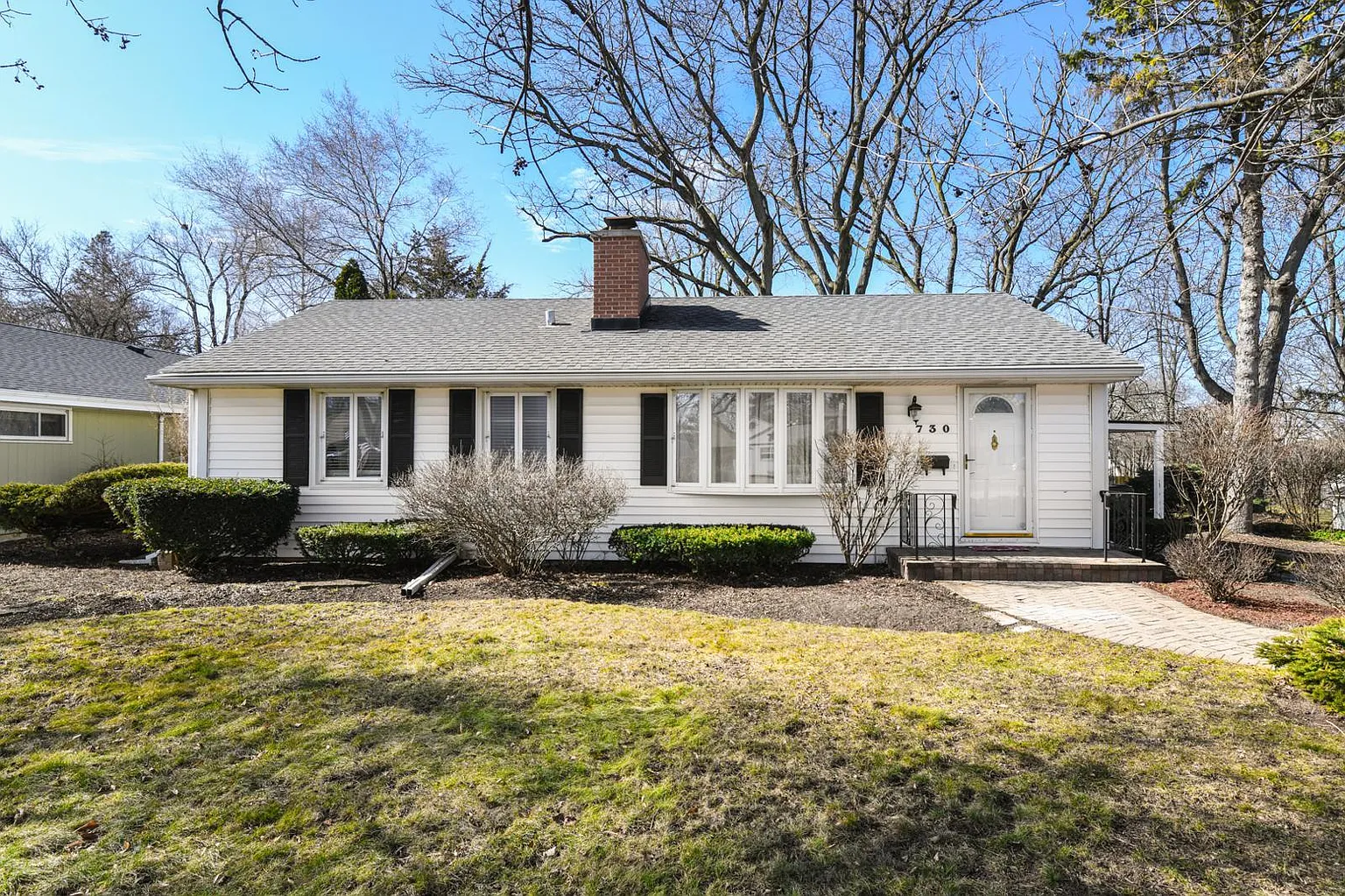 730 Skyline Dr photo 1