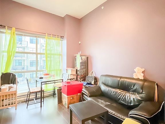 3rd image of 827 Roderick Ave #405