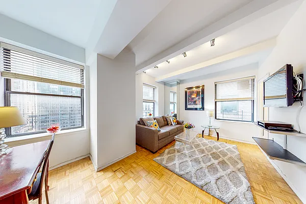 Rented by Bond New York | media 15