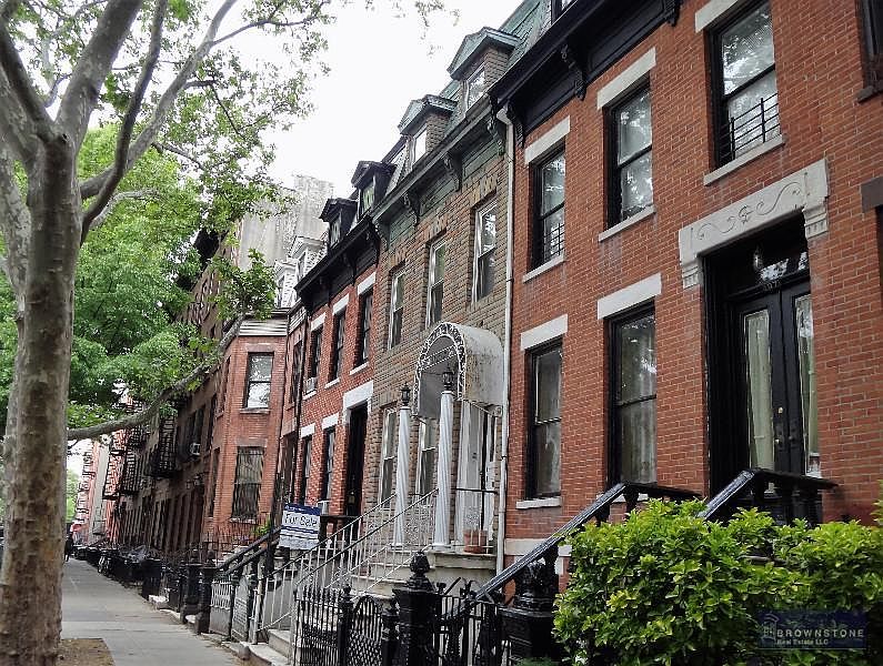 2nd image of 105A Bergen St #0
