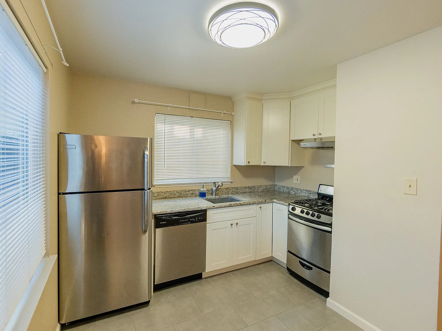 1 bed, 500 sqft, $2,150 — Photo 1