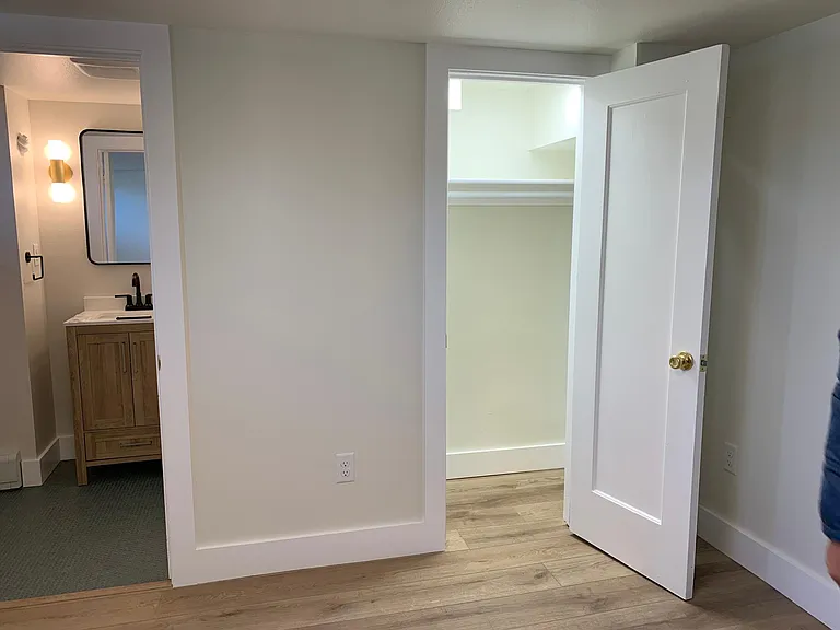 2104 S Corona St — Photo 14