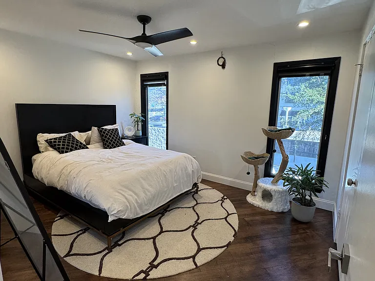 3818 N Hall St #123 — Photo 6
