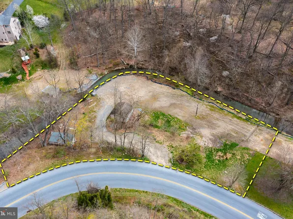 2819 Shutts Mill Rd, Harrisburg, PA 17110