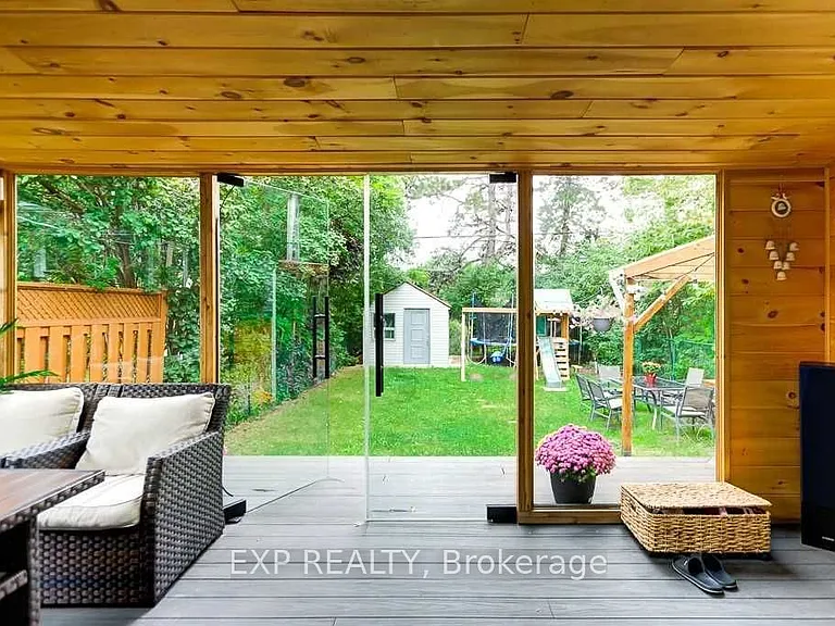 72 Billington Cres #UPPER — Photo 24