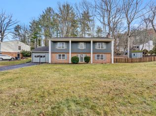 3934 Hummingbird Ln, Roanoke, VA 24018