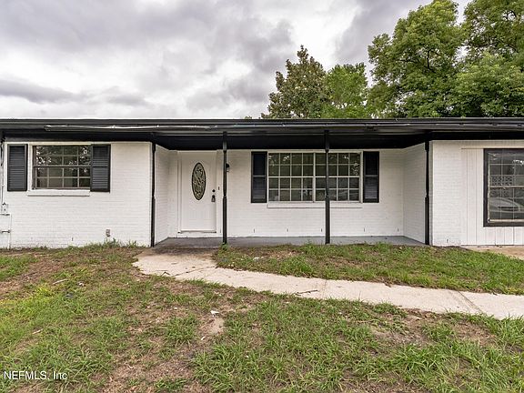 3rd image of 8029 TRIUMPH Lane