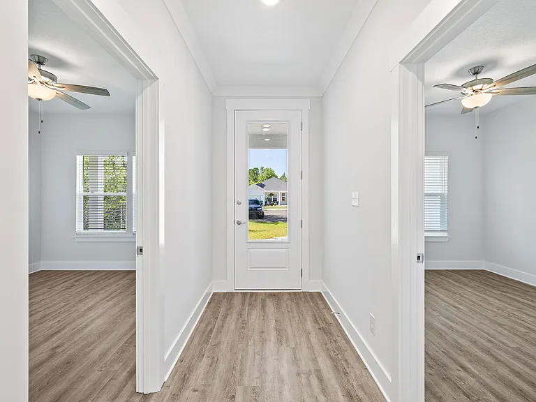 25 Alexander Way — Photo 4