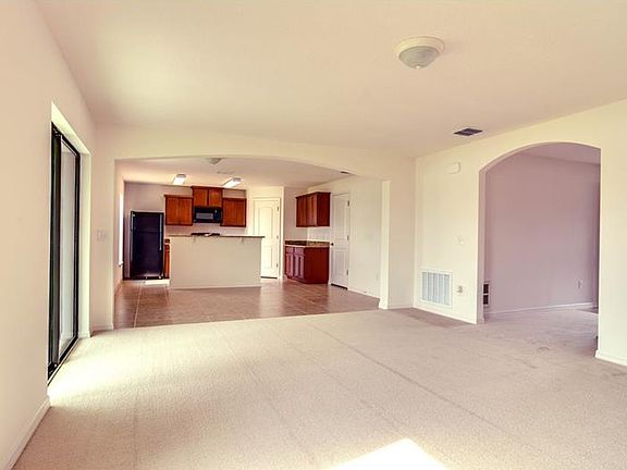 4th image of 2187 Geneva Dr