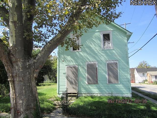 2nd image of 1200 E 61st St