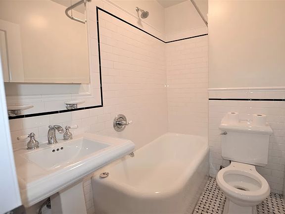 5th image of 166 2nd Ave APT 4f