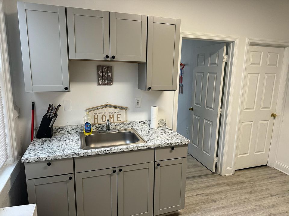 Eat in Kitchen