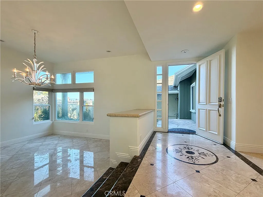 4 bed, 3.5 bath, 2986 sqft, $9,500 — Photo 4