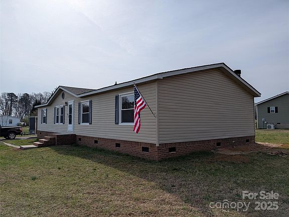 3rd image of 7051 Maple Glen Dr