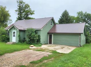 215 7th St, Ipswich, SD 57451