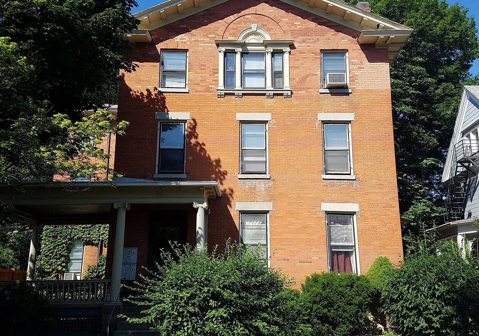 67 S. Washington St — Photo 1