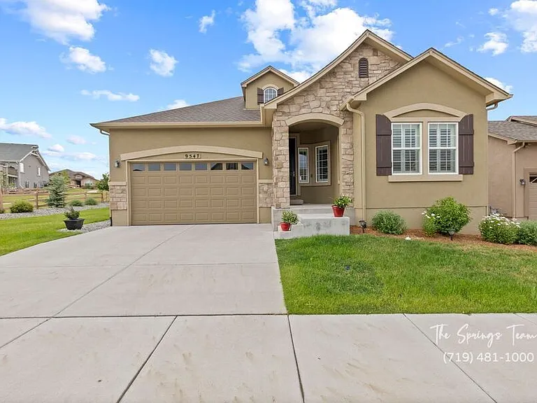 9547 Dewitt Dr — Photo 1