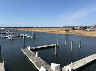 50-01 Riverside Dr, Clinton, CT 06413