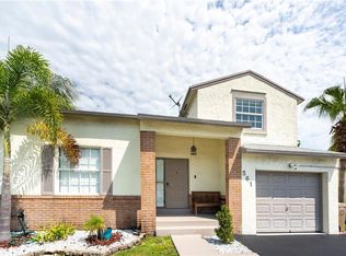 561 Abingdon Way, Davie, FL 33325