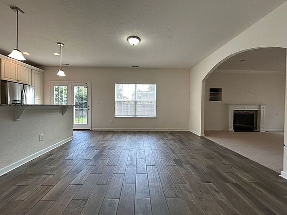 4th image of 415 Munden Ave