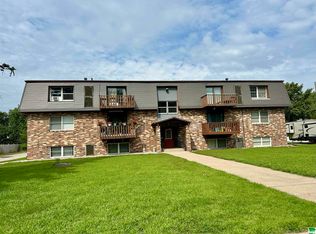710 Geisinger Rd APT 12, Storm Lake, IA 50588